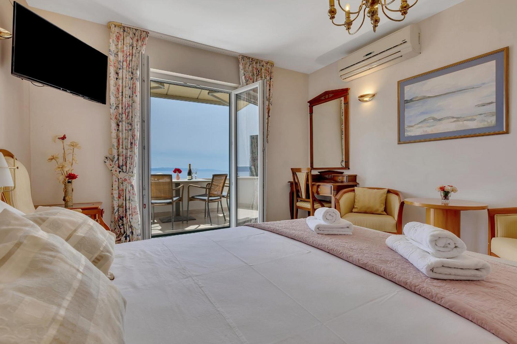 Grand View Apartments Drasnice Luaran gambar