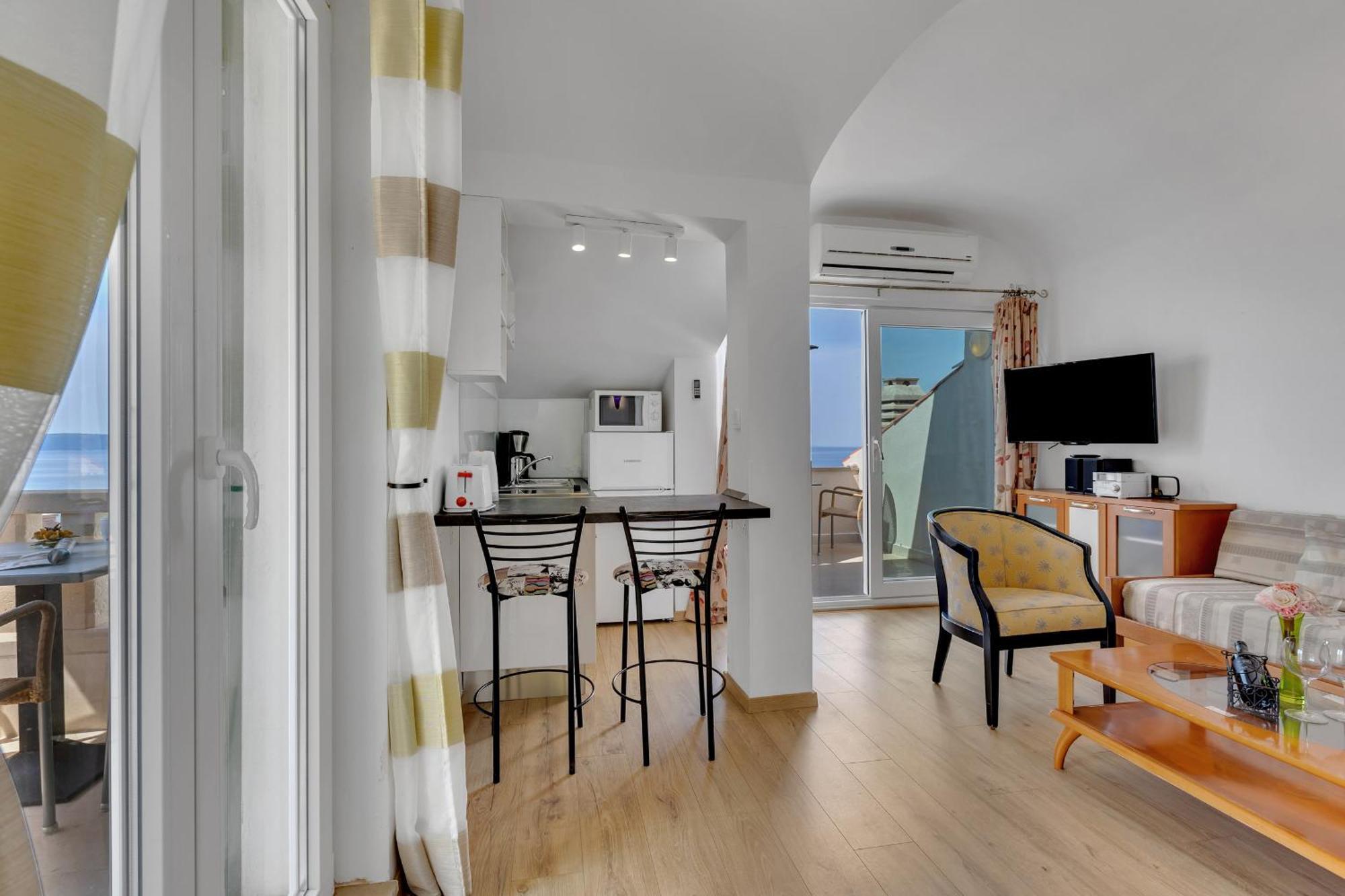 Grand View Apartments Drasnice Luaran gambar