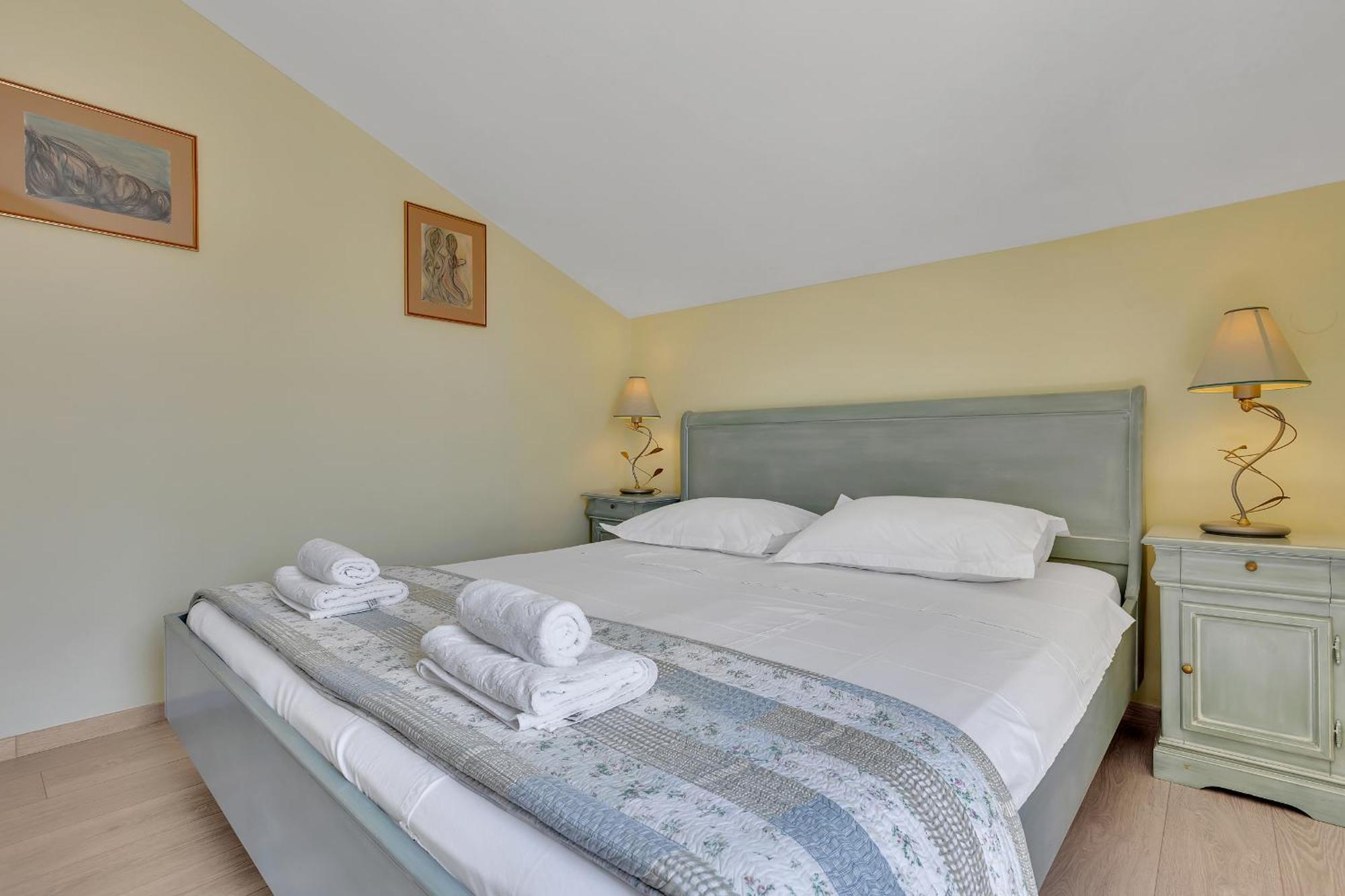 Grand View Apartments Drasnice Luaran gambar