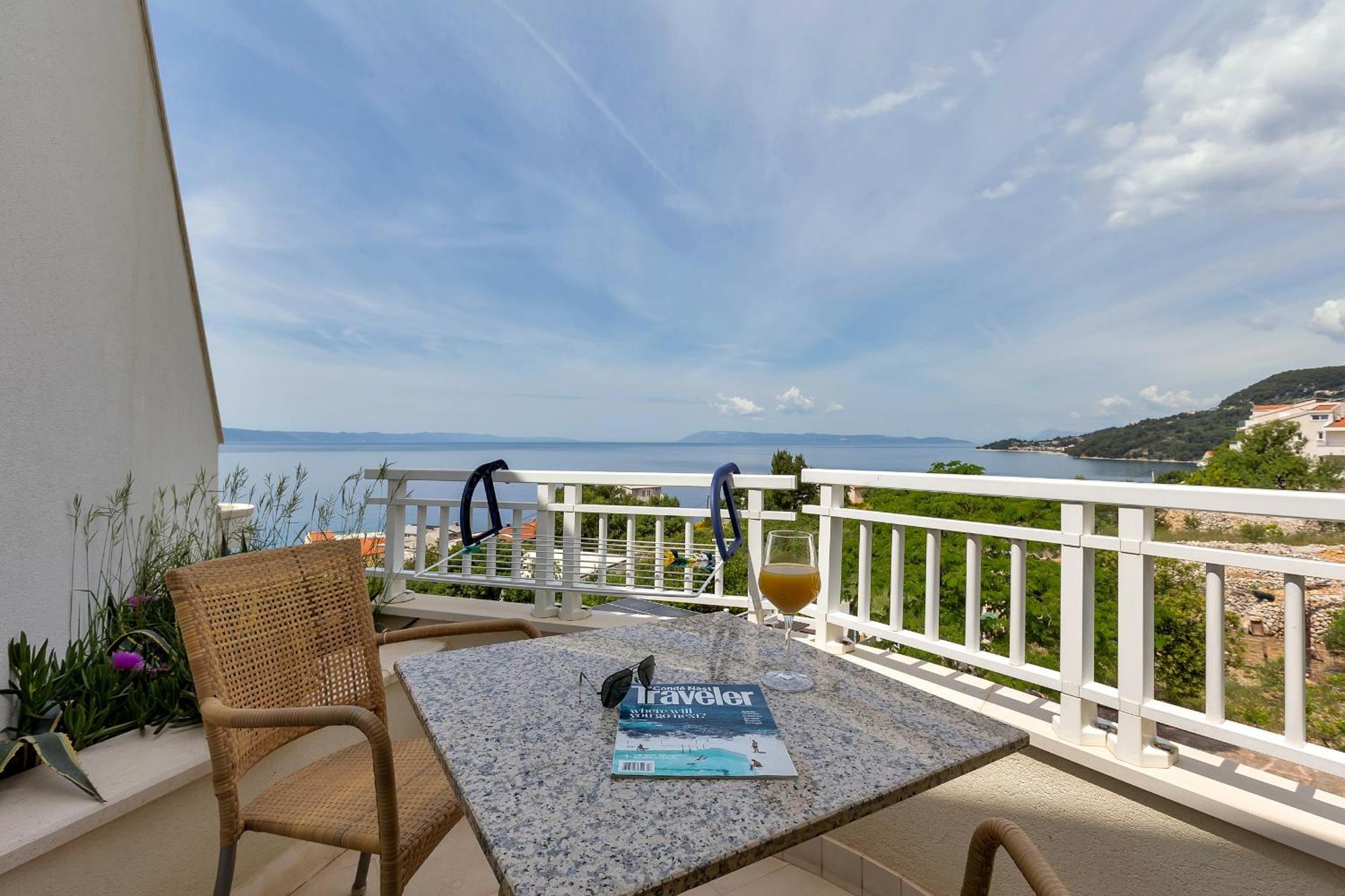 Grand View Apartments Drasnice Luaran gambar