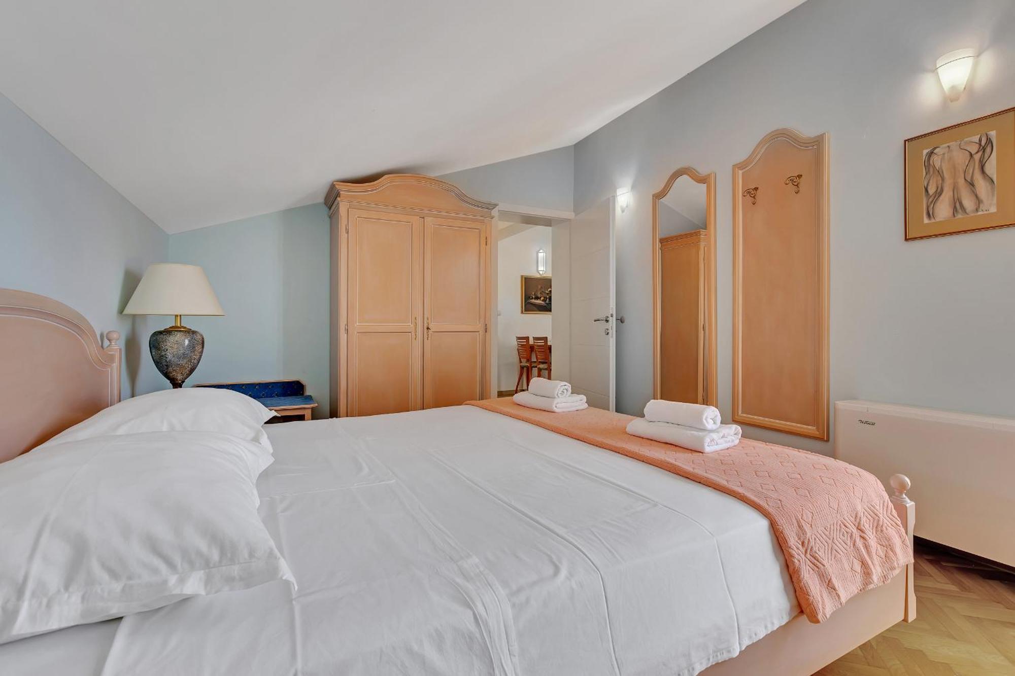 Grand View Apartments Drasnice Luaran gambar