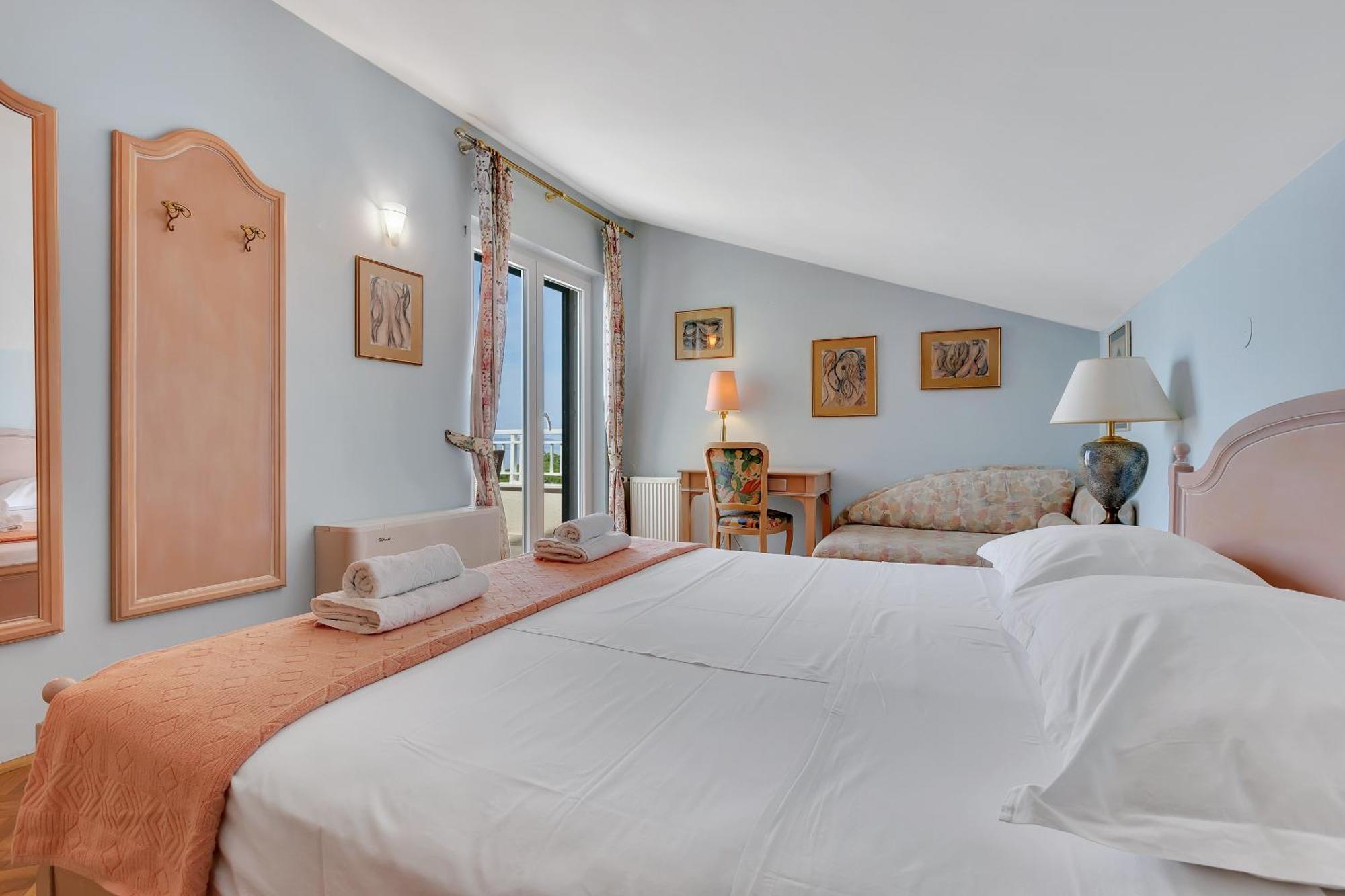 Grand View Apartments Drasnice Luaran gambar