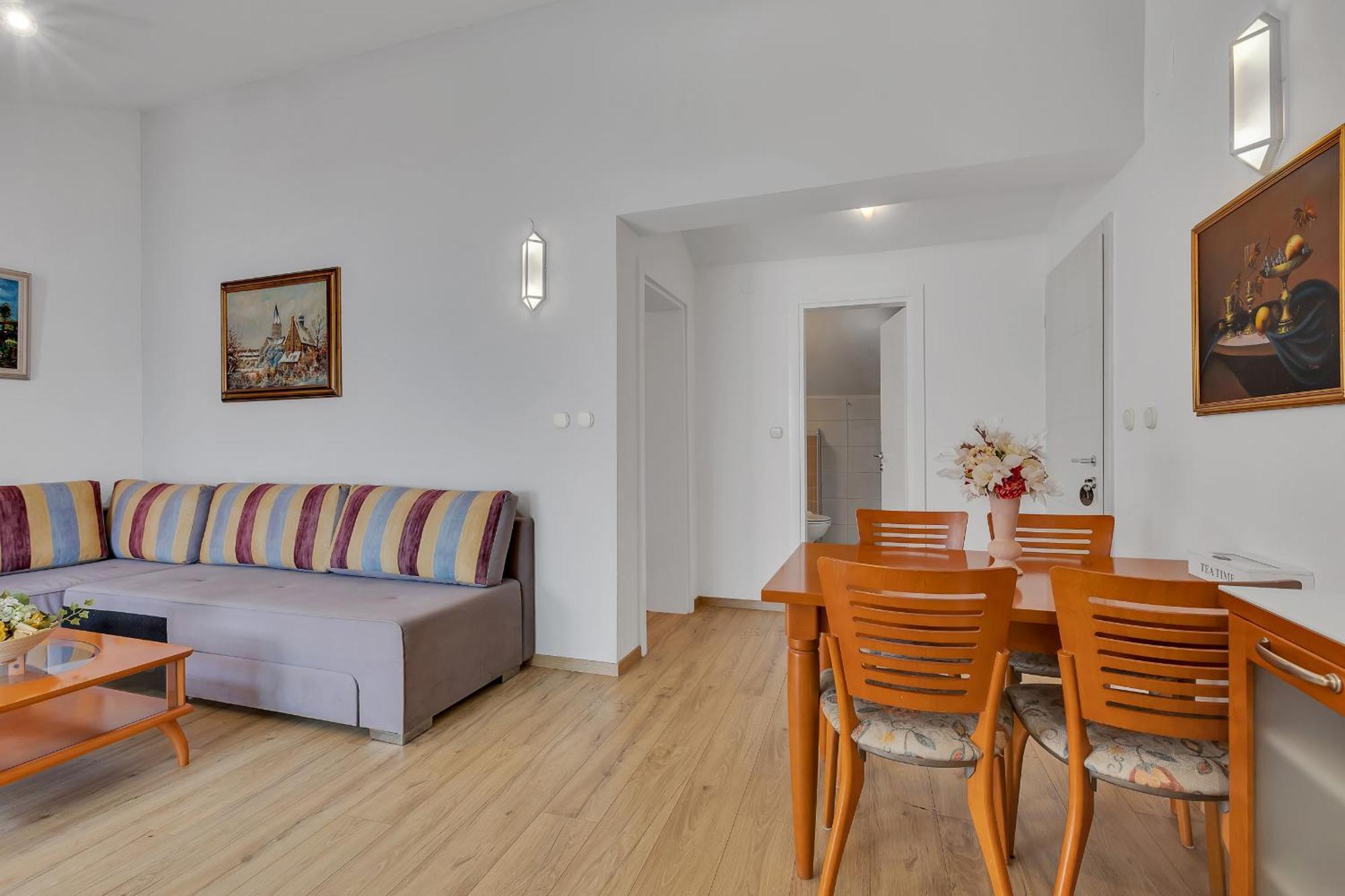 Grand View Apartments Drasnice Luaran gambar
