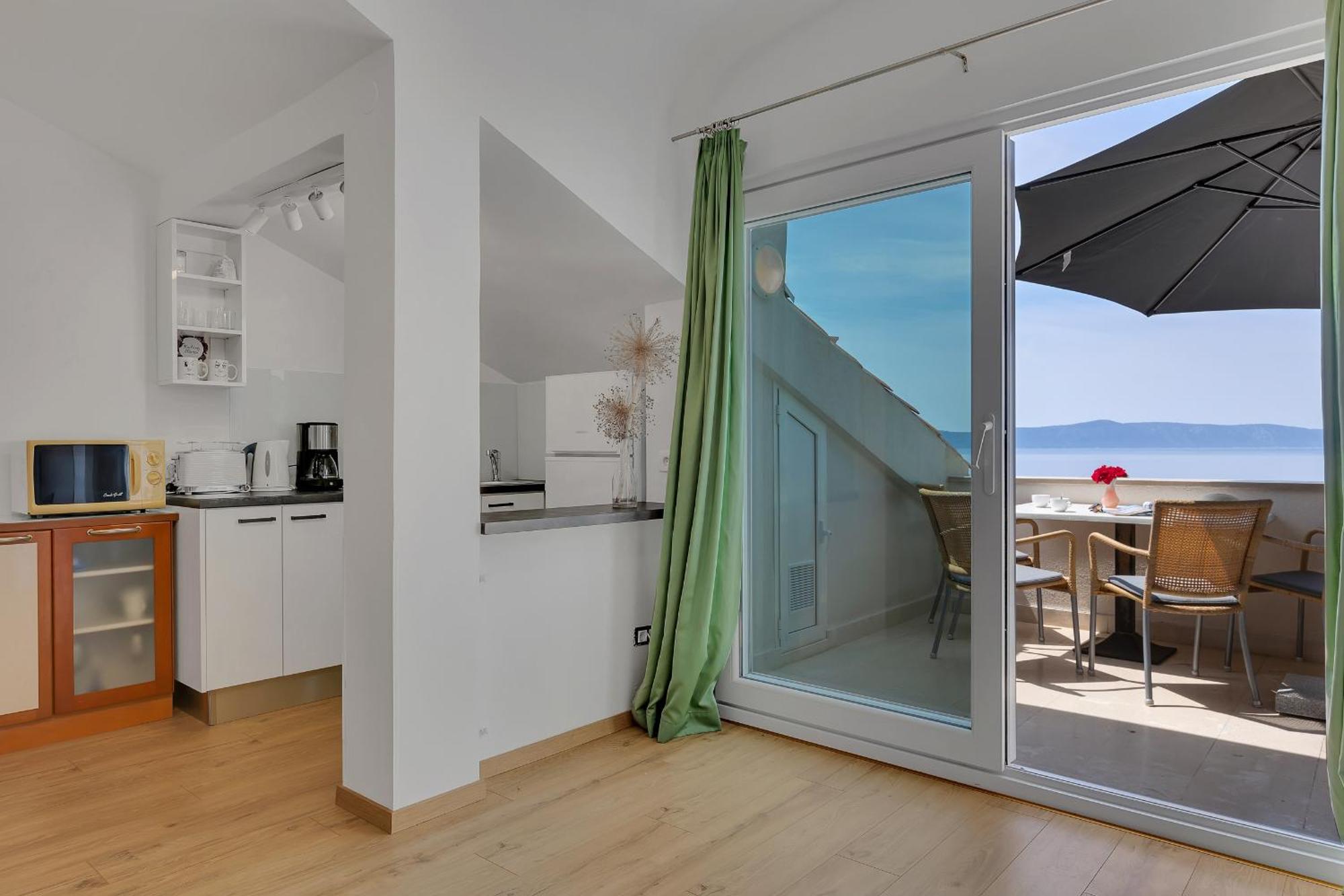 Grand View Apartments Drasnice Luaran gambar