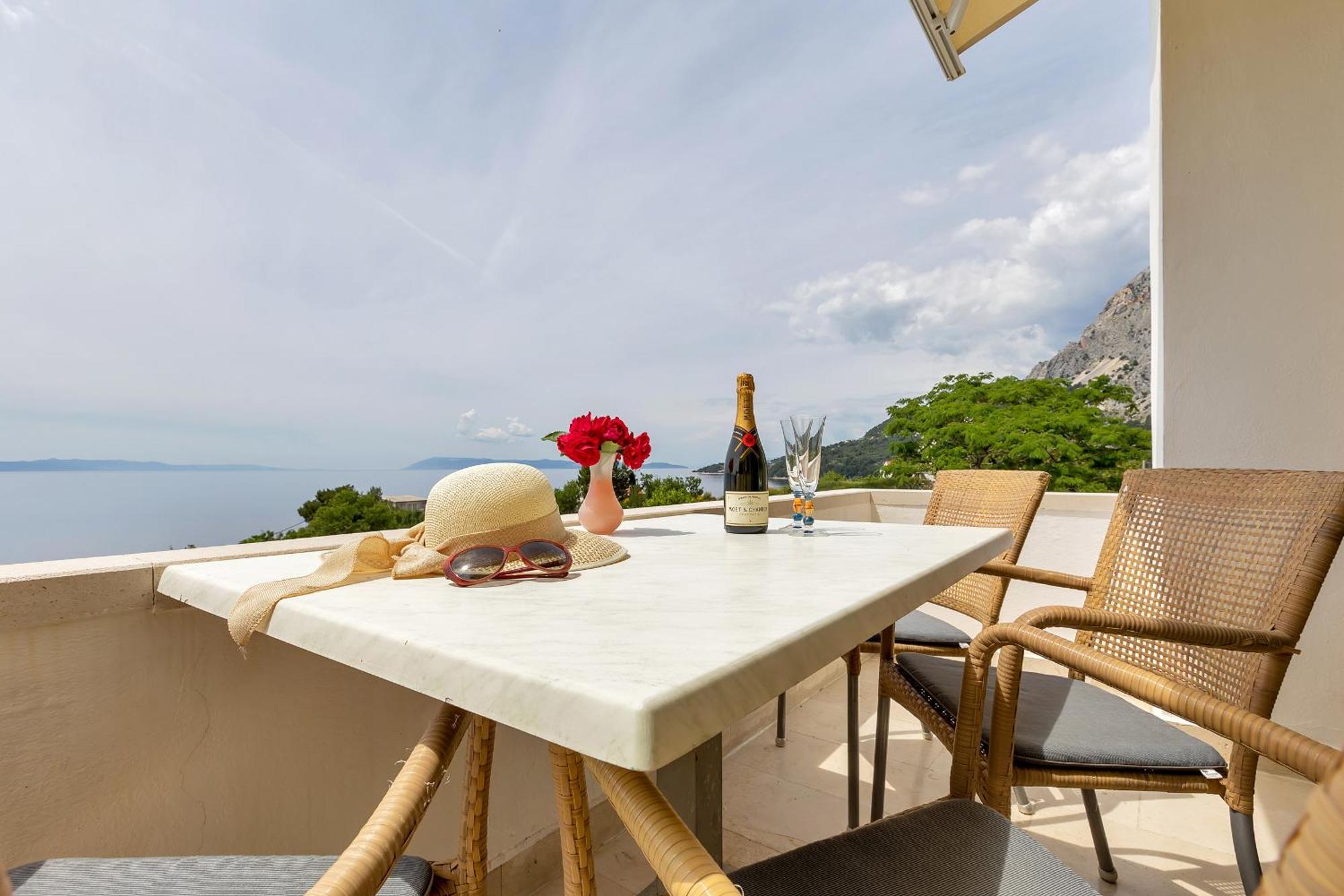 Grand View Apartments Drasnice Luaran gambar